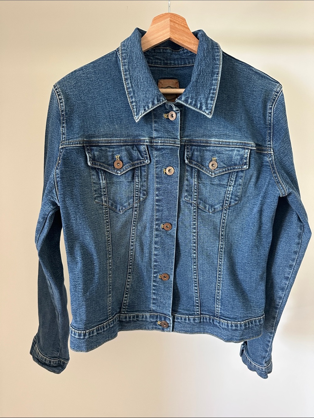 Jag Jean Classic Women's Blue Denim Jacket - Timeless Trucker Style